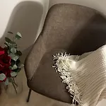 Roses Studio Apartment